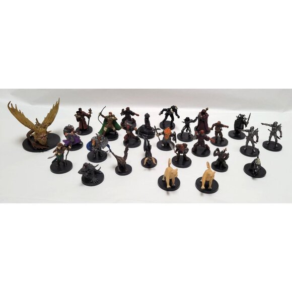 Lot of 26 Wizards 2006 Assorted D&D Dungeons & Dragons Miniatures Figures - Picture 1 of 5
